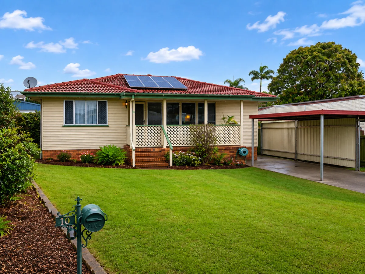 Bayside Living with Side Access and Exceptional Storage