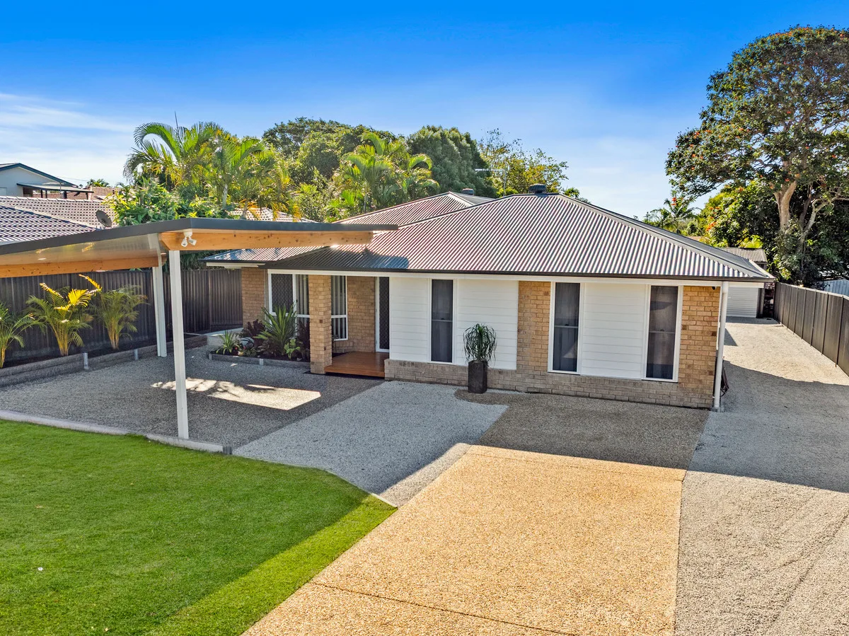FULLY RENOVATED FAMILY HOME WITH DUAL LIVING POTENTIAL